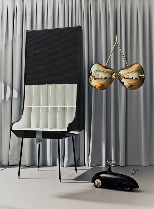 Escritorio «Secretaria», diseño de Nika Zupanc para Rossana Orlandi. Escritorio "Secretaria", diseño de Nika Zupanc para Rossana Orlandi.