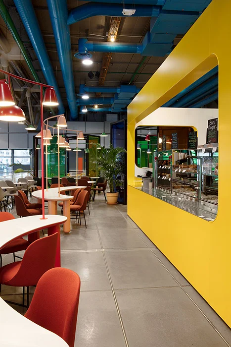 Detalle del proyecto de interiorismo realizado por Jaime Hayon para el Café Le Central en el Centro Pompidou de París Detalle del proyecto de interiorismo realizado por Jaime Hayon para el Café Le Central en el Centro Pompidou de París