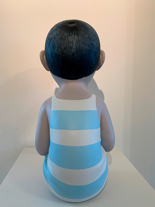 Obra de Okuda San Miguel Bad Dream, escultura en cerámica y fibra de vidrio, vista 3.