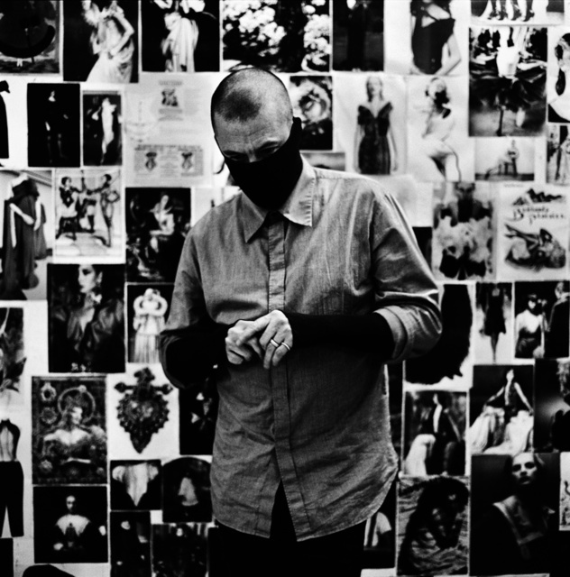 Alexander McQueen fotografiado por Anton Corbijn en 2007.