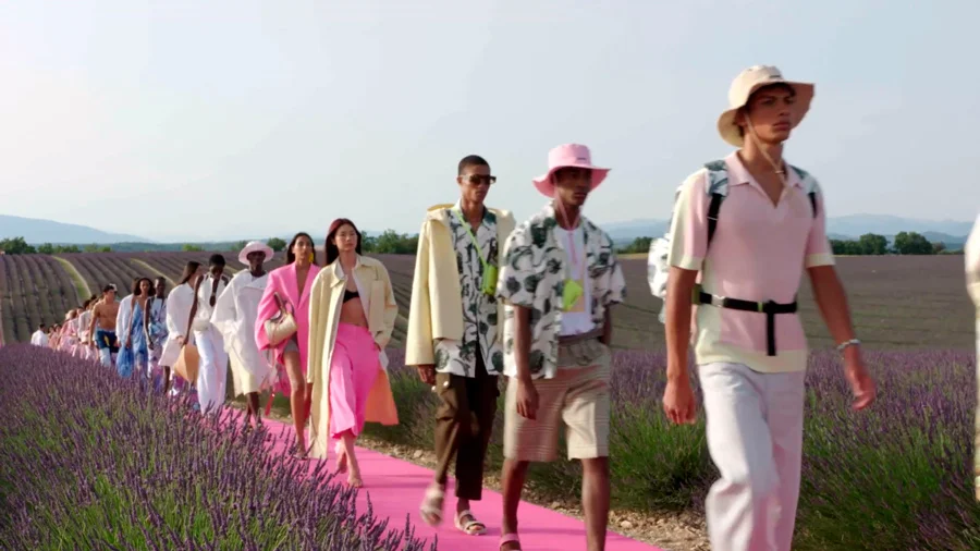 Desfile Jacquemus en campo de lavanda, imagen 1