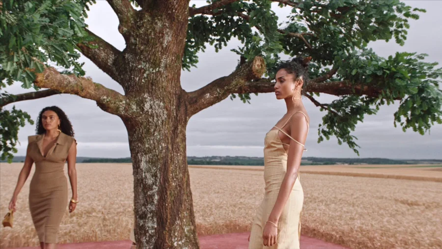 Jacquemus, marca de moda francesa, colección L'Amour, imagen 1 