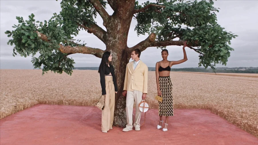 Jacquemus, marca de moda francesa, colección L'Amour, imagen 2