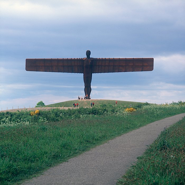 Angel of the North, escultura gigante del escultor inglés Antony Gormley, vista 2