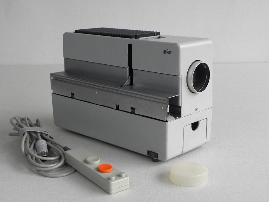 Proyector Braun D45, diseño del diseñador alemán Dieter Rams.